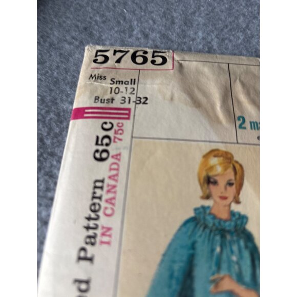 Simplicity 5765 Vintage 1964 Jiffy Robe Sewing Pattern Misses Size Small 10/12 - Picture 2 of 5